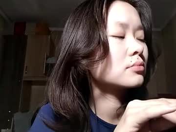 Petronilayoshimori Chaturbate stream image from November 22, 2025