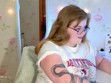 Yumm_Lolly Chaturbate stream image from November 22, 2025