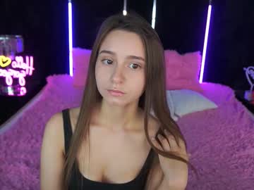 Tinynataliee Chaturbate stream image from November 22, 2025