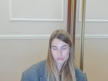 Linabey Chaturbate stream image from November 22, 2025