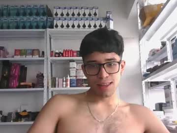 Pappiavila Chaturbate stream image from November 22, 2025