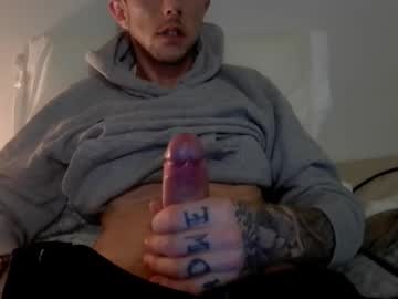 Wellhungaussie420 Chaturbate stream image from November 22, 2025