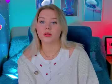 Louisemous Chaturbate stream image from November 22, 2025