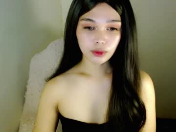 Louilalicious Chaturbate stream image from November 23, 2025
