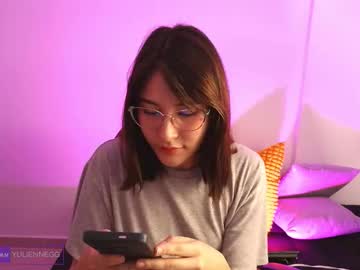 Yulienne Chaturbate stream image from November 23, 2025