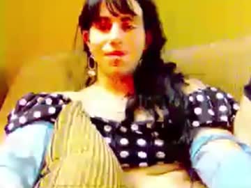 Squatqueeen Chaturbate stream image from November 23, 2025