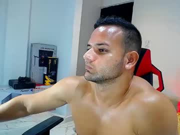 Hugo_19cm Chaturbate stream image from November 23, 2025