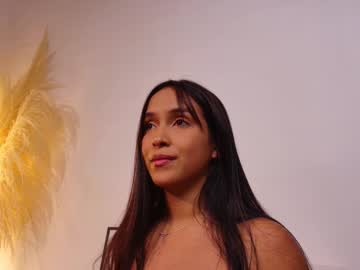 Emmabeecker_ Chaturbate stream image from November 23, 2025