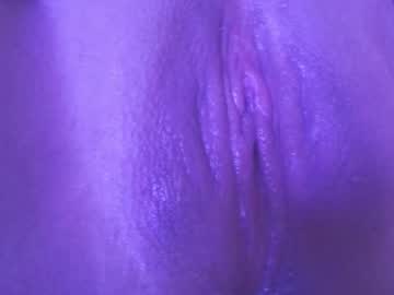 Minipussyxo Chaturbate stream image from November 23, 2025
