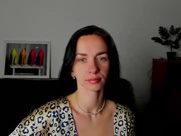 Annakillian_Kiss Chaturbate stream image from November 23, 2025
