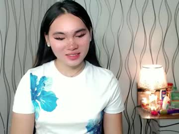 Ur_Innocent_Girlx Chaturbate stream image from November 23, 2025
