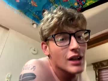 2whitehill Chaturbate stream image from November 23, 2025