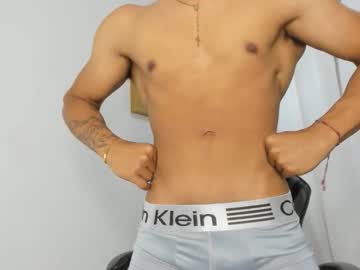 Kotty_Mcklein Chaturbate stream image from November 23, 2025