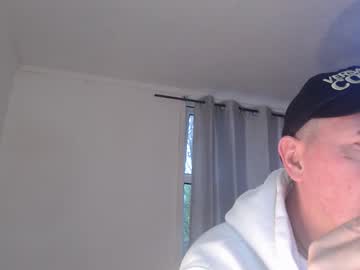 Zecusbugato Chaturbate stream image from November 23, 2025