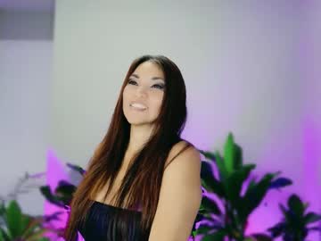 Divinelynn Chaturbate stream image from November 23, 2025
