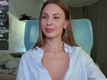 F1oraa Chaturbate stream image from November 23, 2025