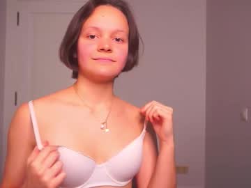 Herminaabedi Chaturbate stream image from November 23, 2025