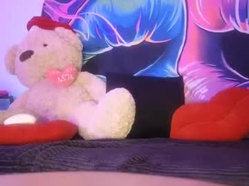 Julie13tuyo Chaturbate stream image from November 23, 2025
