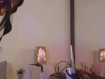 Linoshka_1 Chaturbate stream image from November 23, 2025