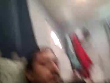 Yungnhandsumdee Chaturbate stream image from November 23, 2025
