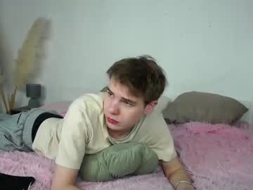 Andyjey_ Chaturbate stream image from November 23, 2025