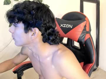 Axel_Rosse2 Chaturbate stream image from November 23, 2025