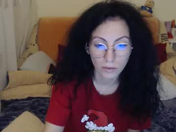 Emmatoo95 Chaturbate stream image from November 23, 2025