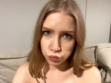 Philomenabaggott Chaturbate stream image from November 23, 2025