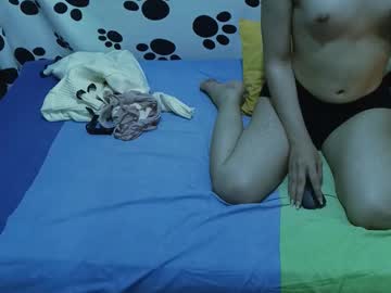 Lilylily0 Chaturbate stream image from November 23, 2025