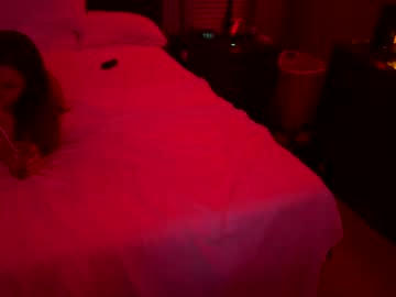 Gj2440 Chaturbate stream image from November 24, 2025