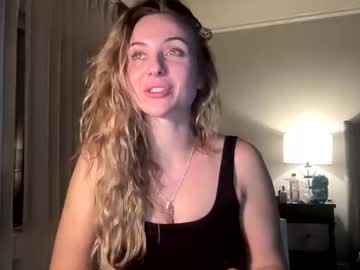 Tayuhlynn Chaturbate stream image from November 24, 2025