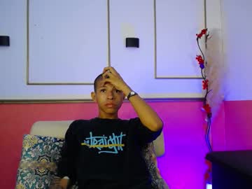 Tessachains Chaturbate stream image from November 24, 2025