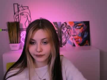 Adeli_Di Chaturbate stream image from November 24, 2025
