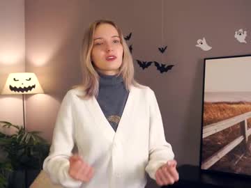 Tashinapetitto Chaturbate stream image from November 24, 2025