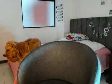 Carolina_Zaens Chaturbate stream image from November 24, 2025