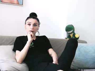 Velvetnovaa Chaturbate stream image from November 24, 2025