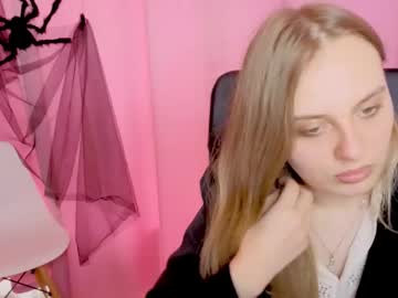 Bella_Swonn_ Chaturbate stream image from November 24, 2025