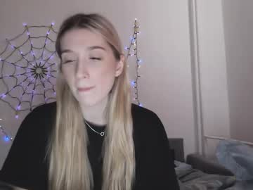 Honeyveil Chaturbate stream image from November 24, 2025