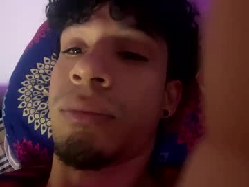 Papipeep222 Chaturbate stream image from November 24, 2025