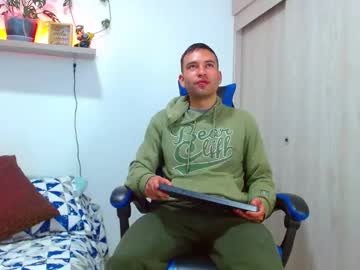 Rolos_Hot32 Chaturbate stream image from November 24, 2025