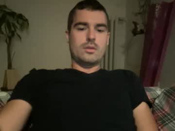Kevinpillobello Chaturbate stream image from November 24, 2025