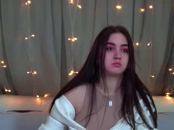 Christinamilton Chaturbate stream image from November 24, 2025