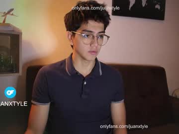 Juancamroom Chaturbate stream image from November 24, 2025