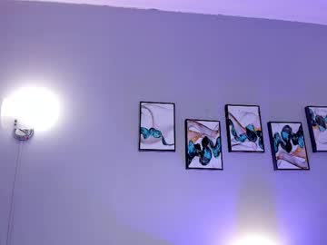 Zoee10 Chaturbate stream image from November 24, 2025