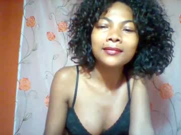 Lyndah19 Chaturbate stream image from November 24, 2025