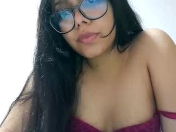 Sexyyamelia Chaturbate stream image from November 24, 2025