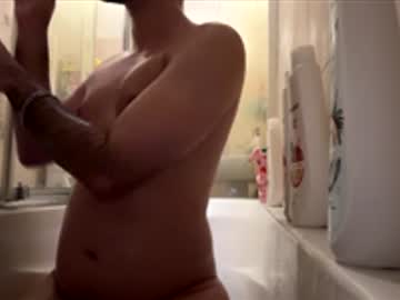 Xavier321269 Chaturbate stream image from November 24, 2025