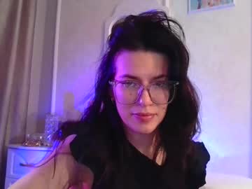Bossyiskitten Chaturbate stream image from November 24, 2025