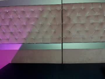 Sara_Moon_18 Chaturbate stream image from November 25, 2025