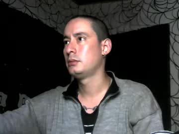 Vampireathome Chaturbate stream image from November 25, 2025